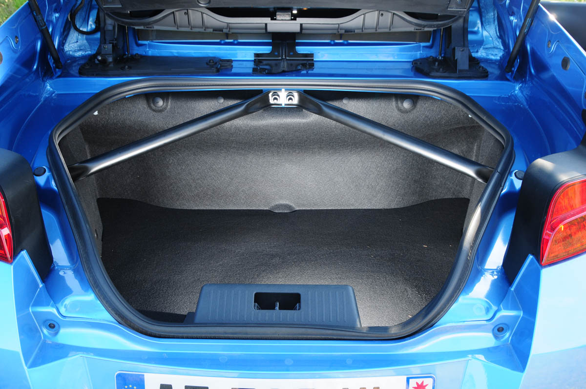 Renault Wind bootspace