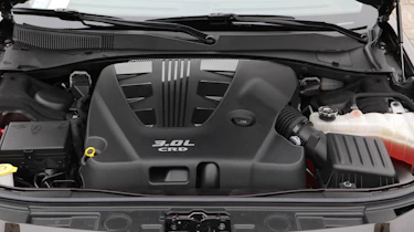 Chrysler 300C Lancia Thema diesel engine