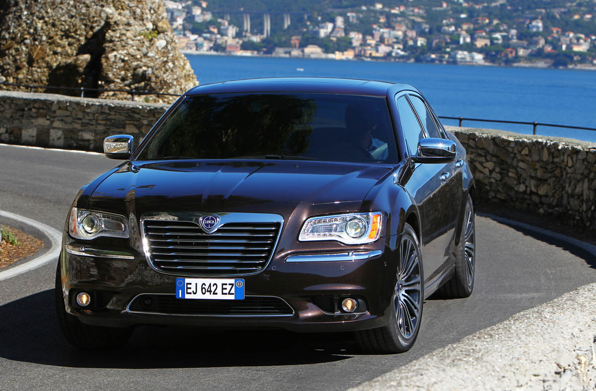 Chrysler 300C Lancia Thema