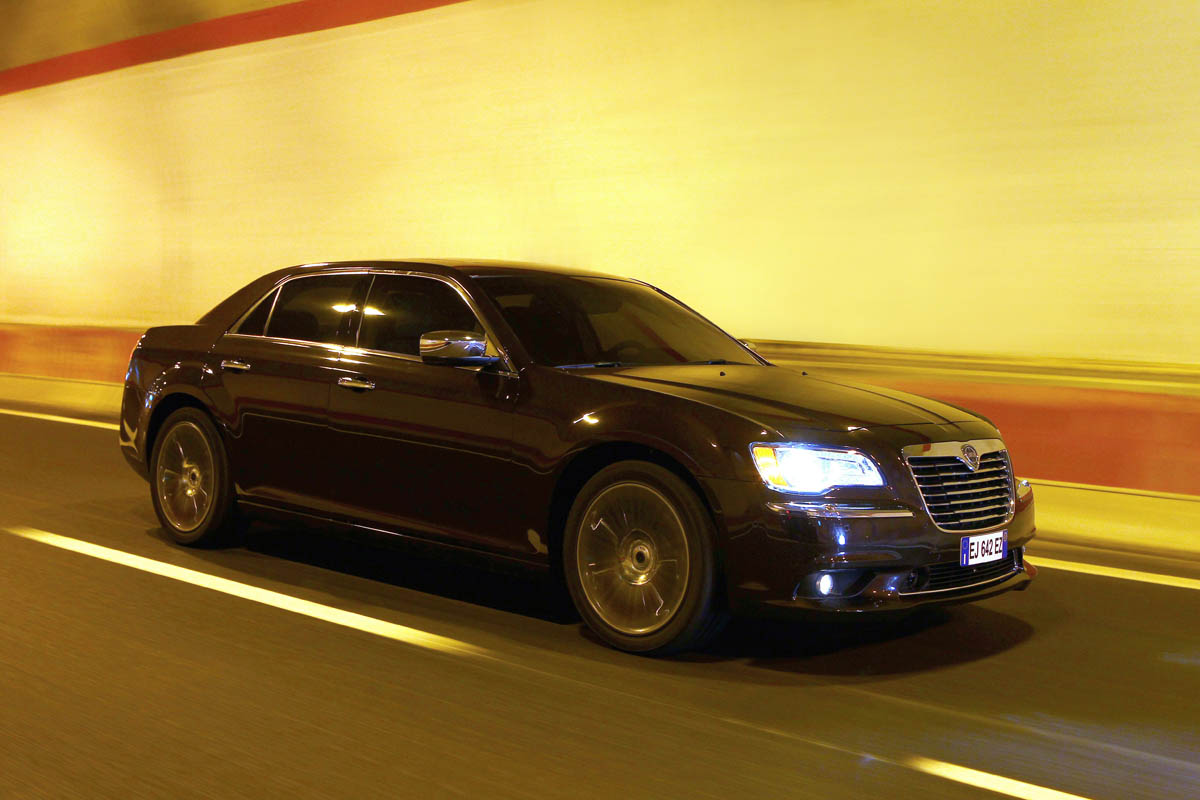 Chrysler 300C Lancia Thema
