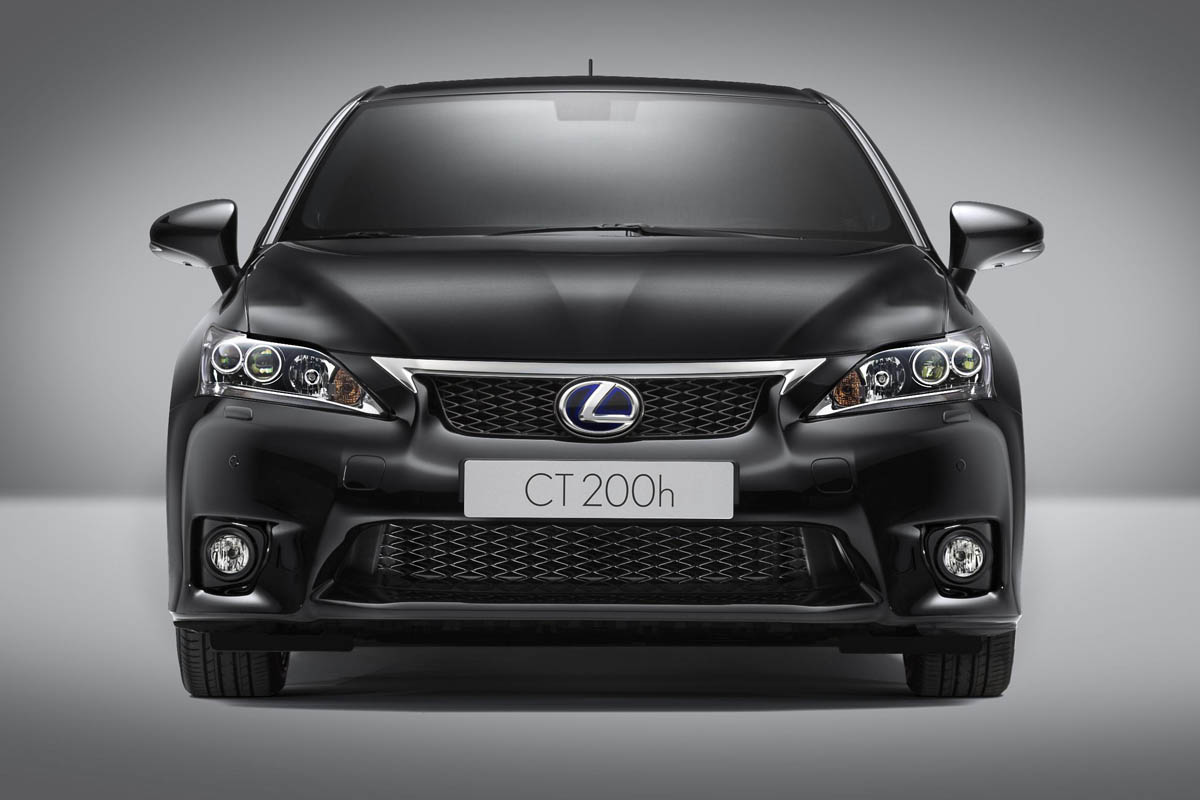 Lexus CT200h F Sport front view