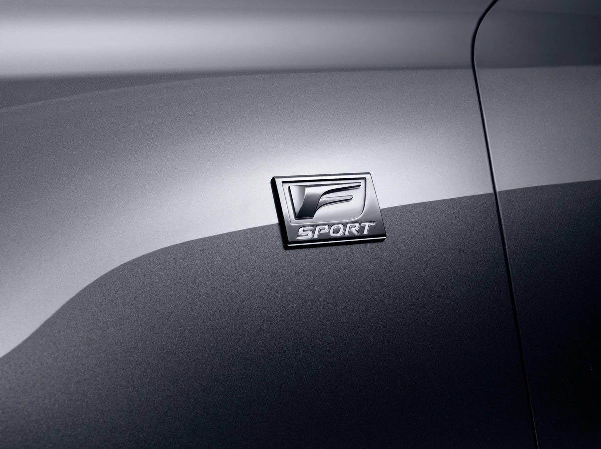 Lexus GS F Sport badge