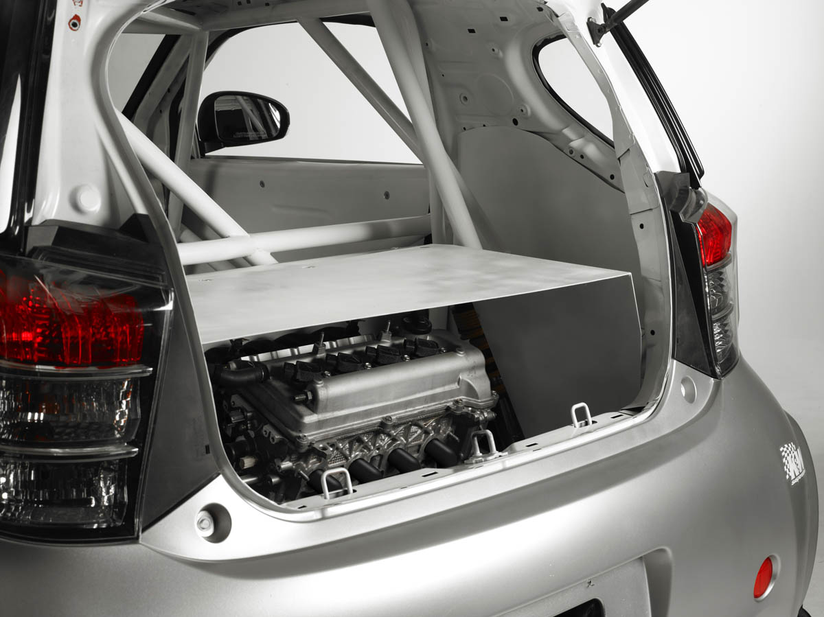 Tatsu Toyota iQ-MR