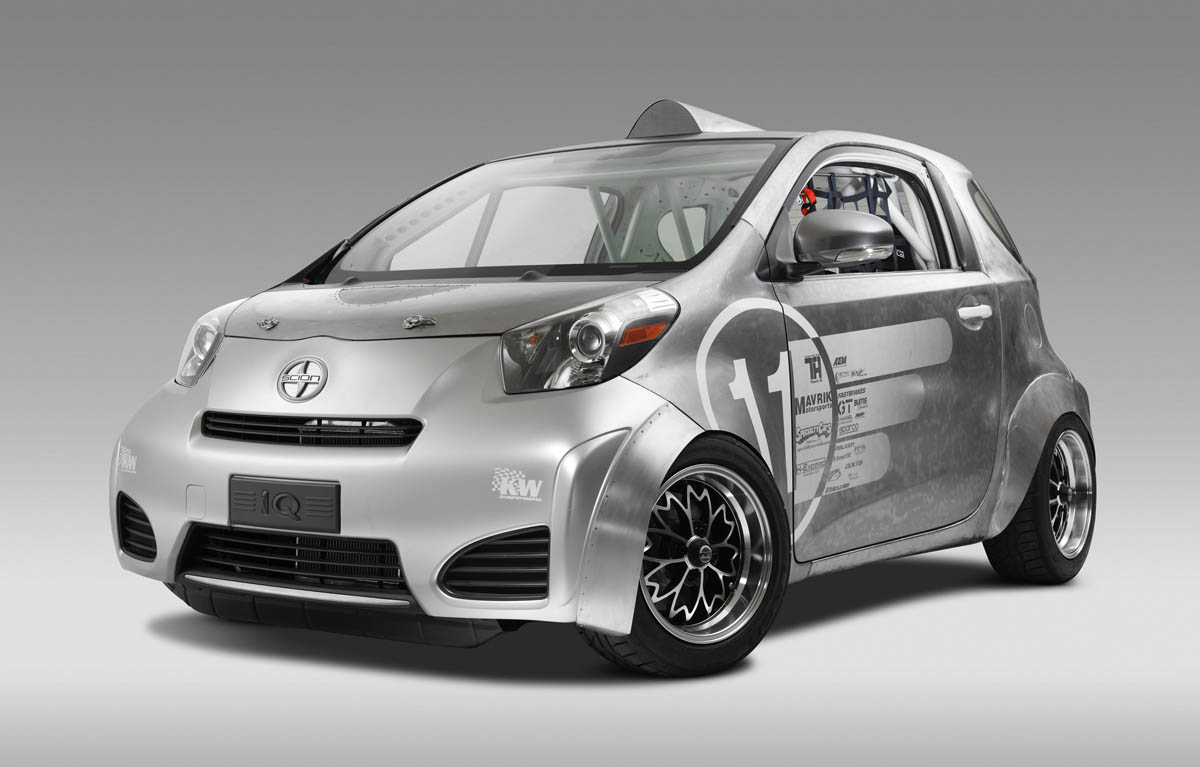 Tatsu Toyota iQ-MR