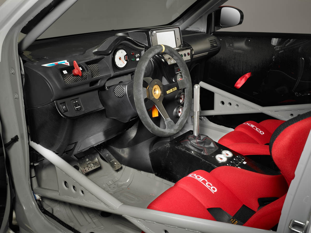 Toyota iQ-RS evasive