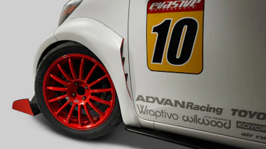 Toyota iQ-RS evasive