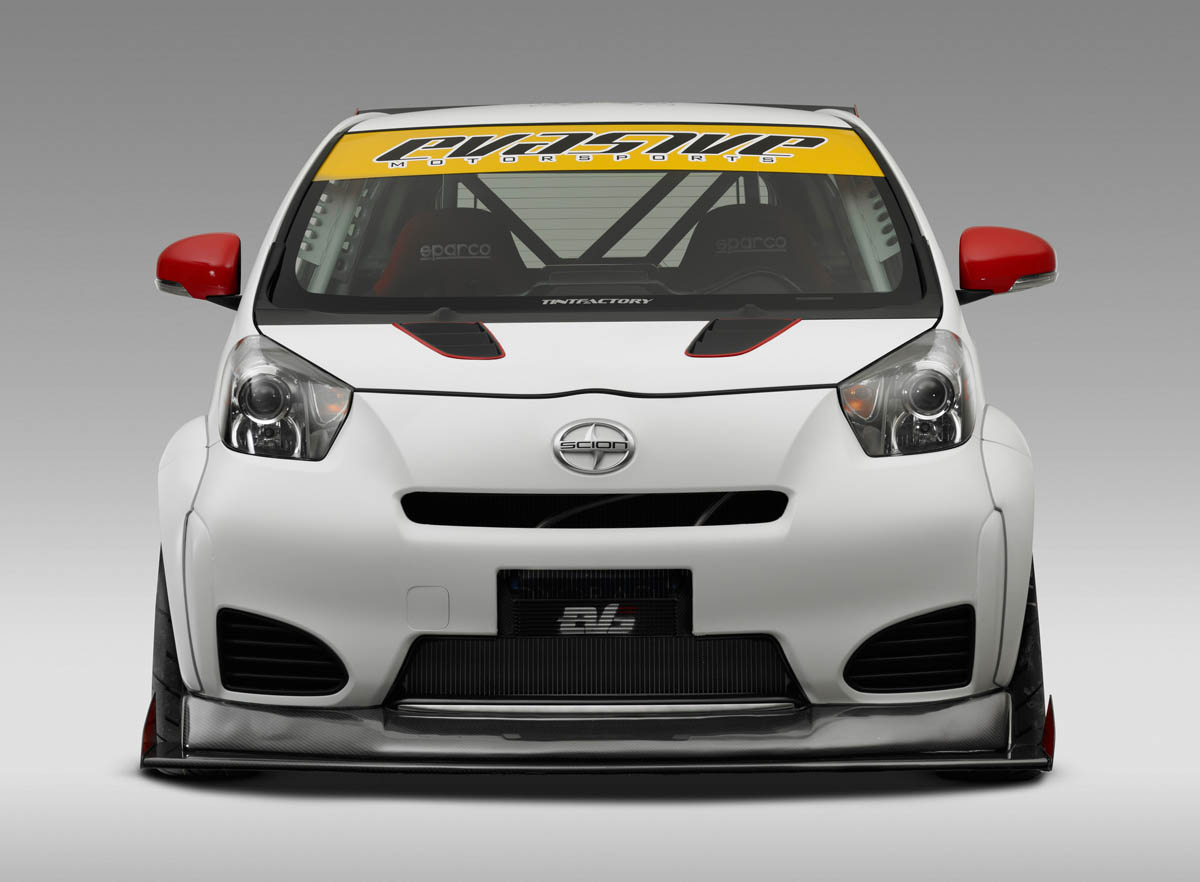 Toyota iQ-RS evasive