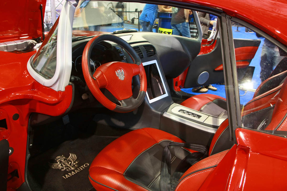 2011 SEMA show: IAMAUTO Corvette