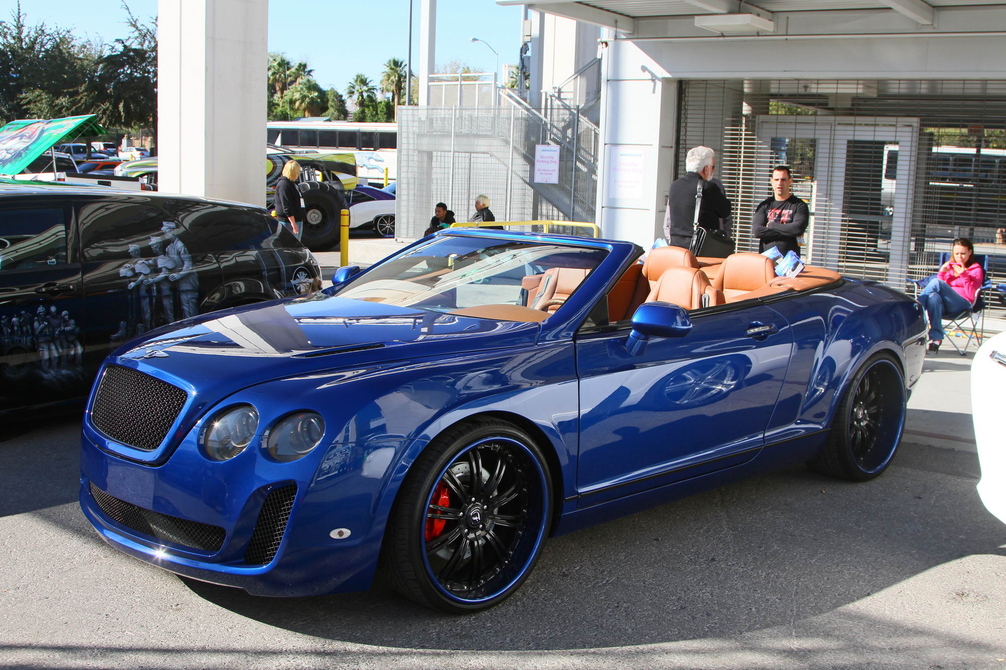 2011 SEMA show: Chrysler Sebring sham Bentley