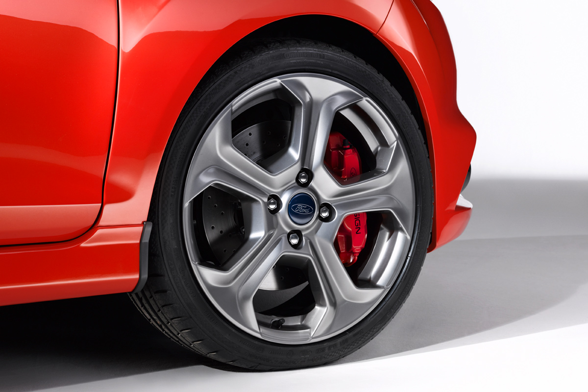 Ford Fiesta ST five door alloy wheel