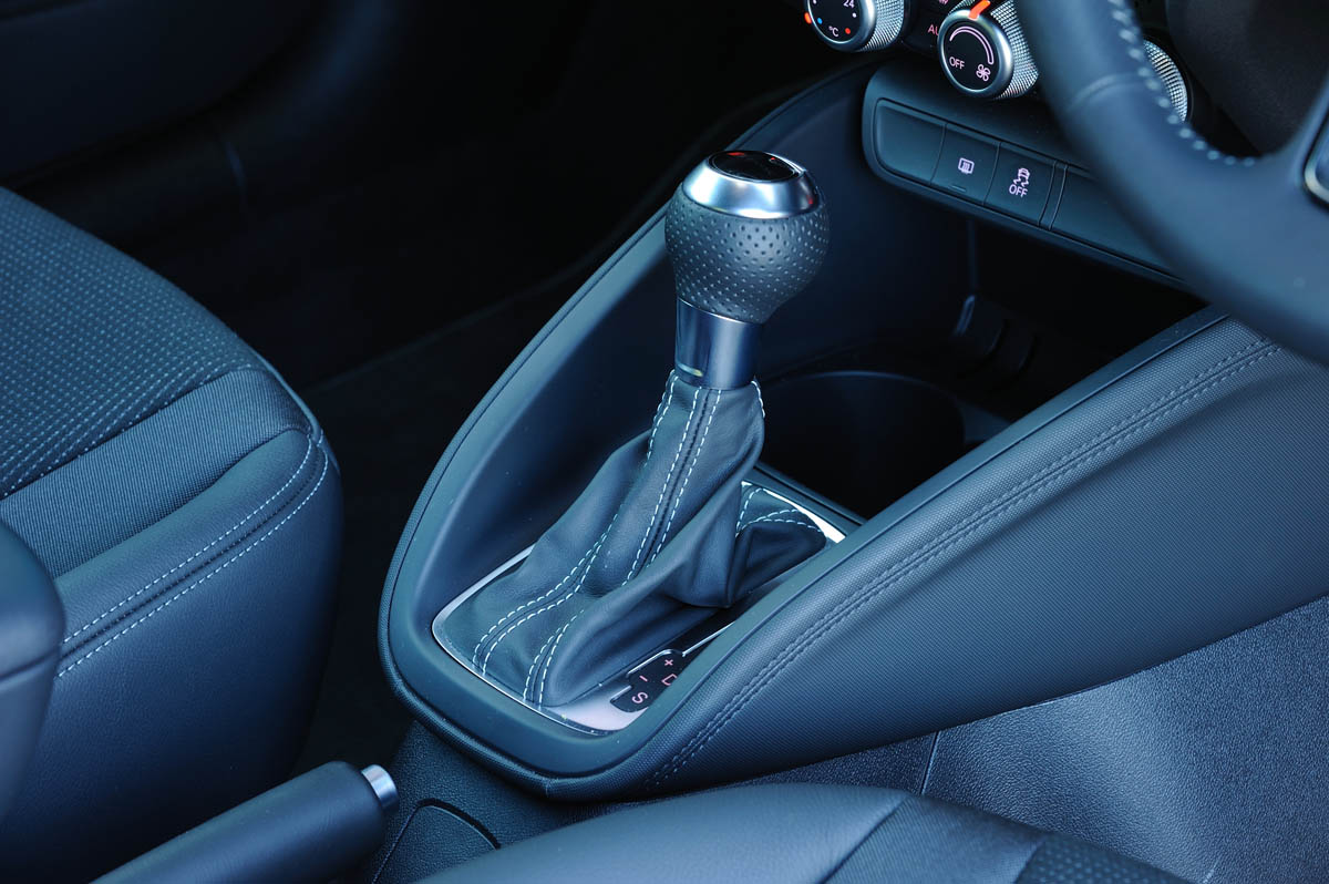 Audi A1 1.4 TSI 185 S Line gear knob