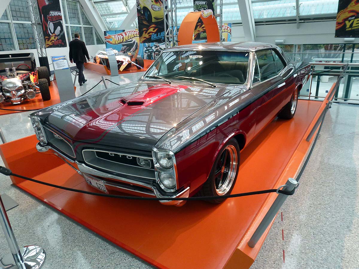 LA motor show 2011: MOPAR madness