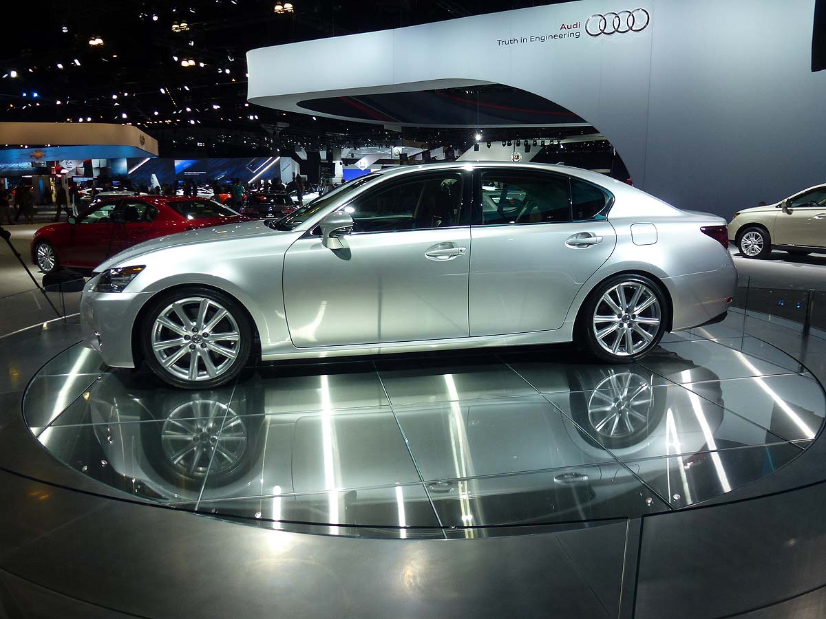 LA motor show 2011: Lexus GS300