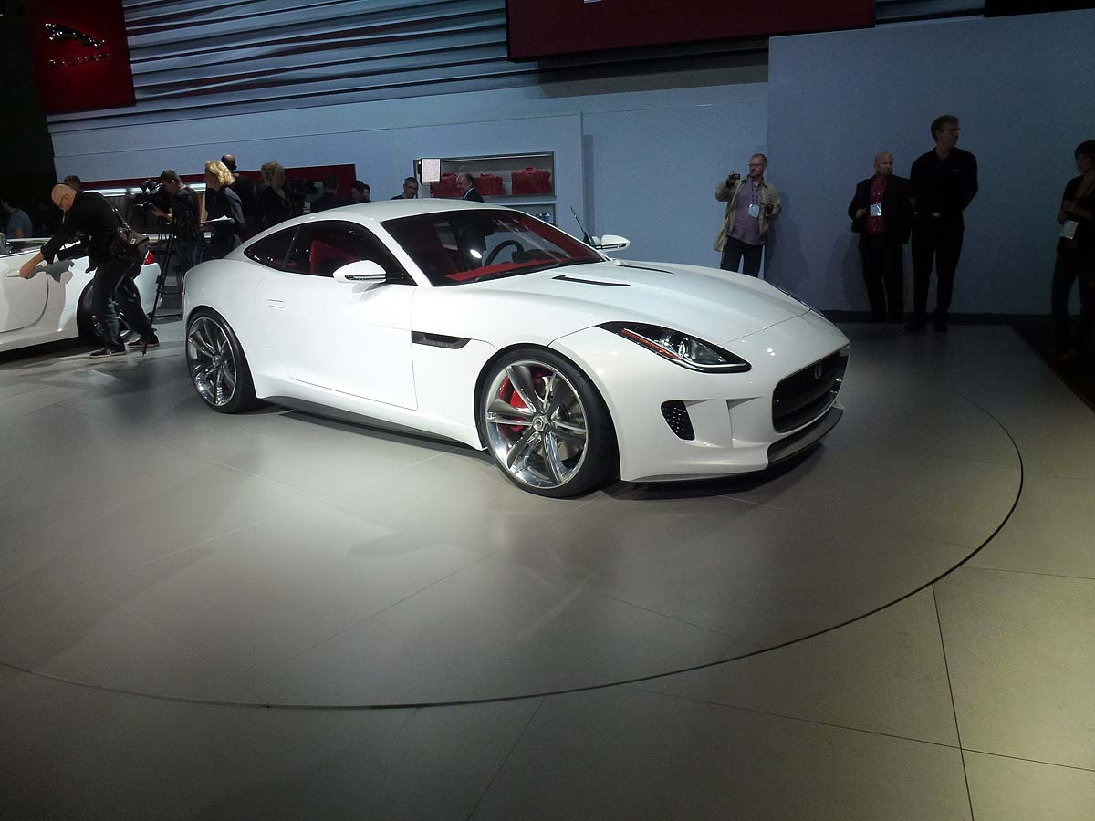 LA motor show 2011: Jaguar C-X16