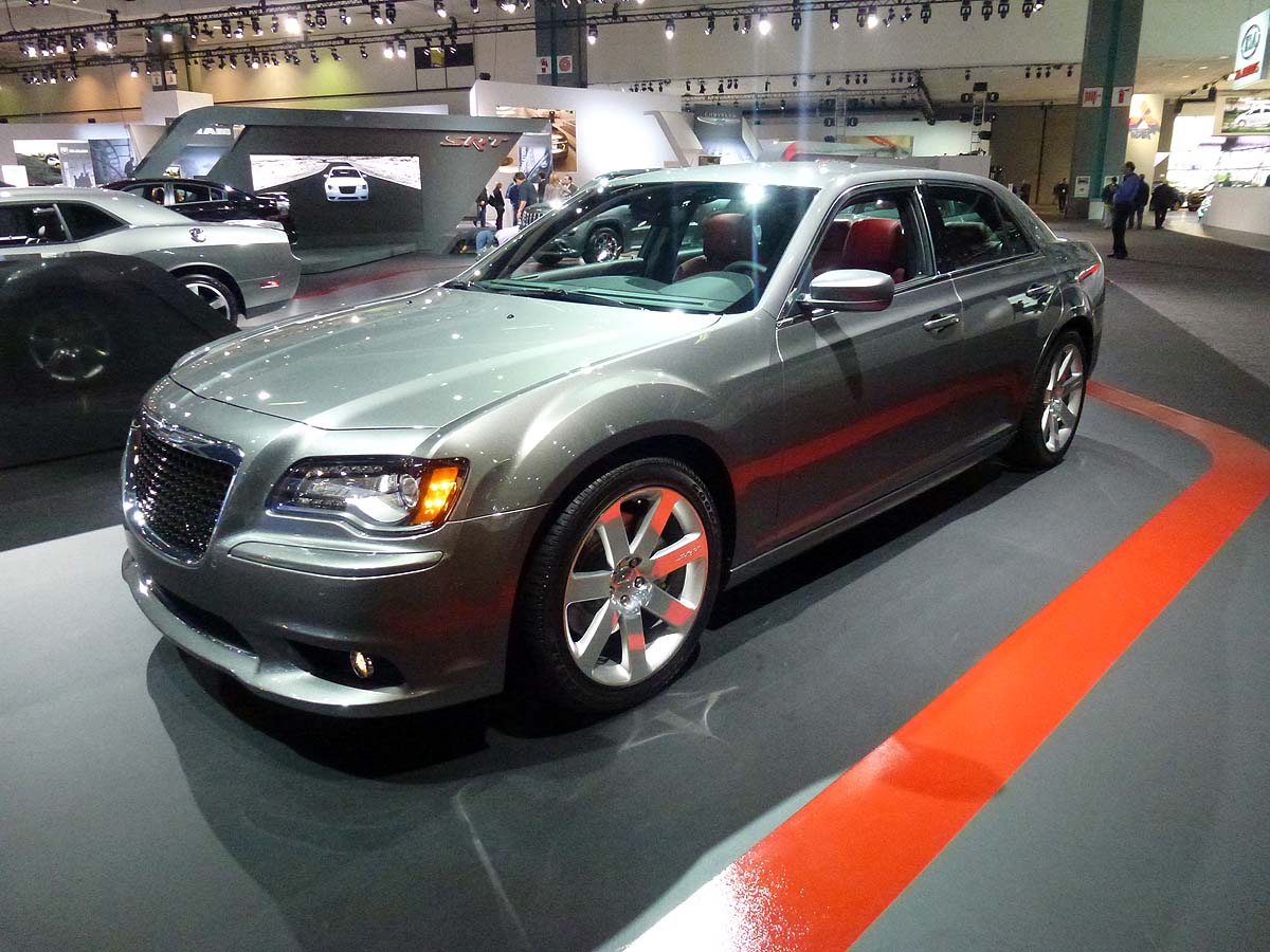 LA motor show 2011: Chrysler 300C SRT8