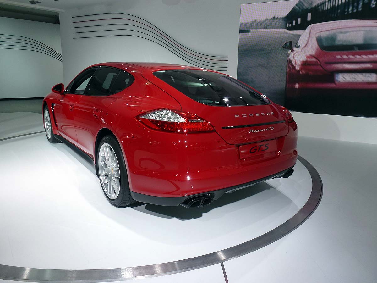 2011 Los Angeles motor show: Porsche Panamera GTS