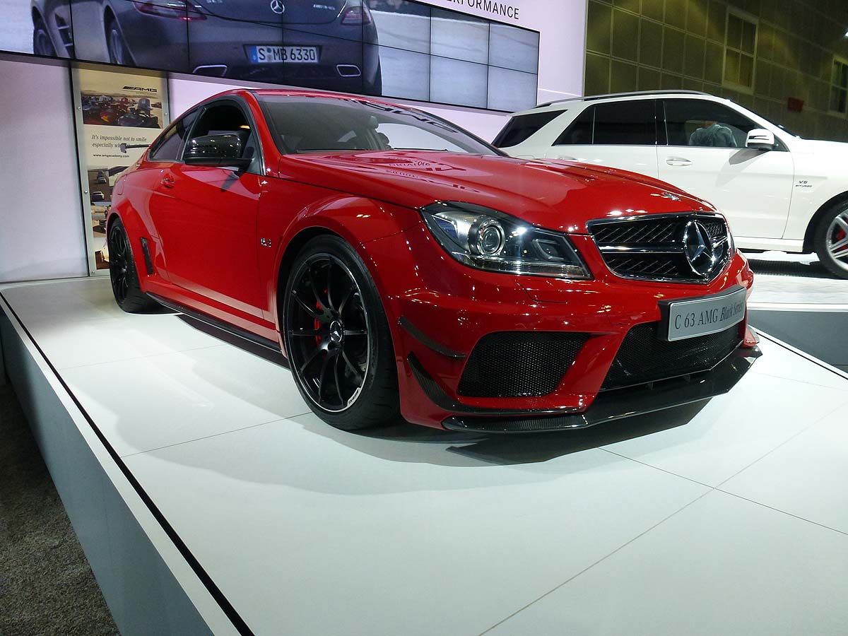 2011 Los Angeles motor show: Mercedes C63 AMG Black Edition