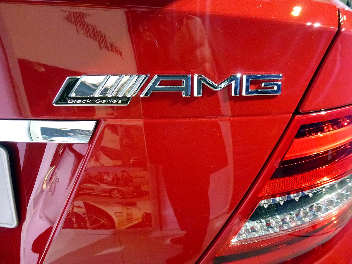 2011 Los Angeles motor show: Mercedes C63 AMG Black Edition