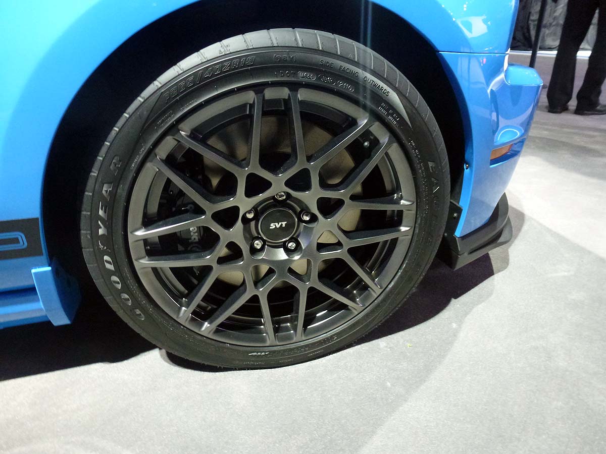 2011 Los Angeles motor show: Ford Shelby Mustang GT500