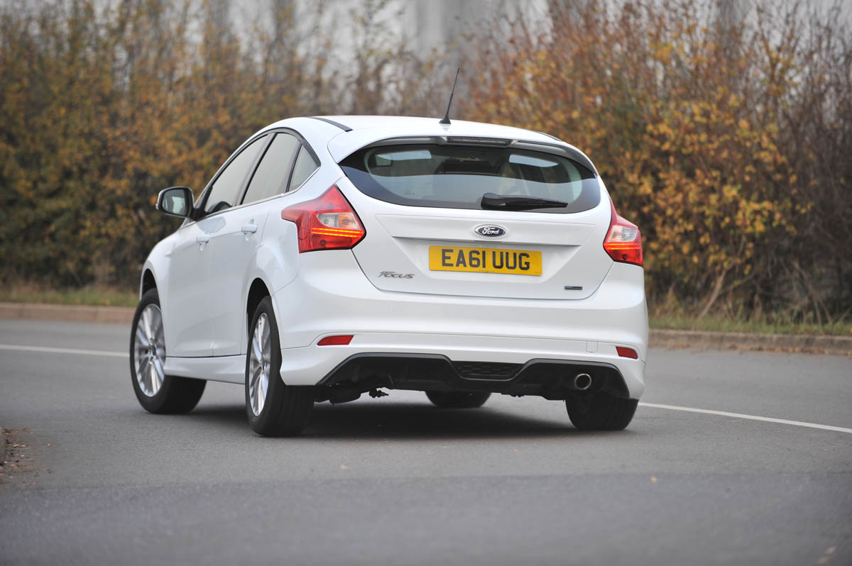 Ford Focus Zetec S rear cornering