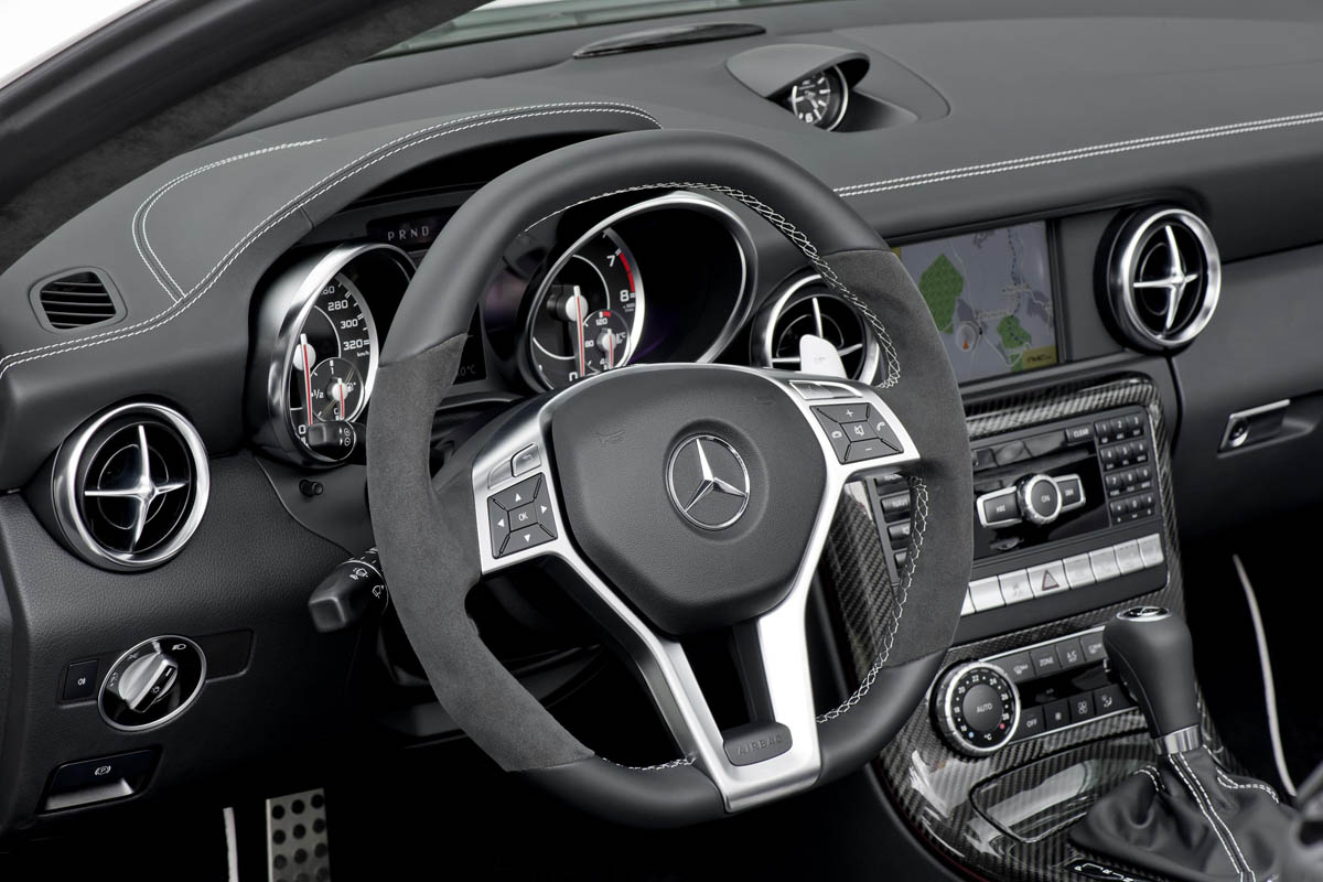 Mercedes-Benz SLK55 AMG dashboard