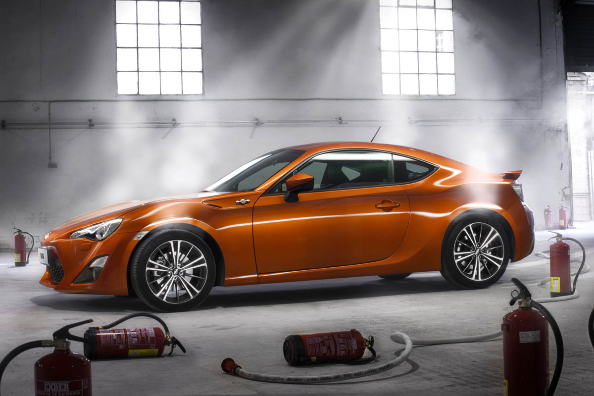 Toyota GT 86 rear-drive coupe