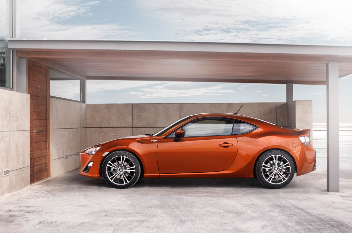 Toyota GT 86 rear-drive coupe