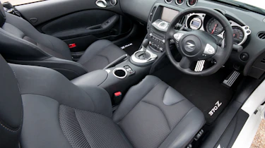Nissan 370Z Roadster interior