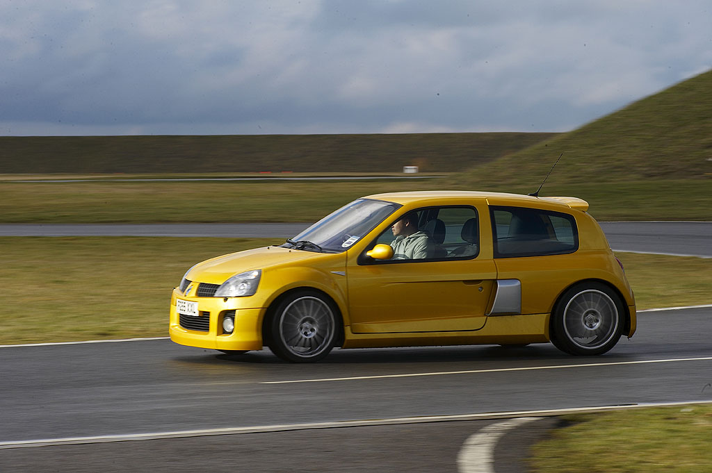 Renaultsport Clio V6 255 spin
