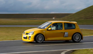 Renaultsport Clio V6 255 spin