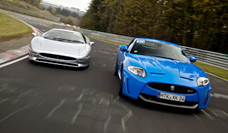 Jaguar XJ220 v XKR-S Nurburgring