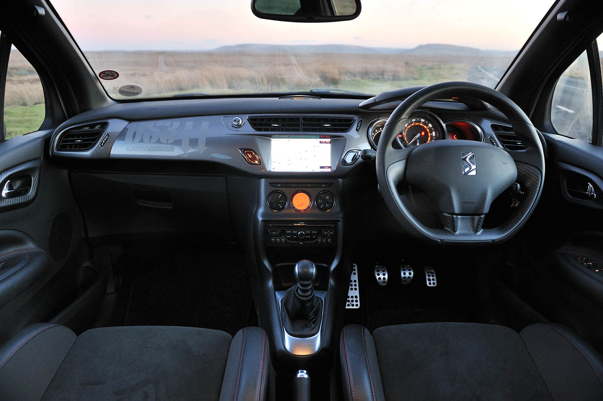 Citroen DS3 Racing interior