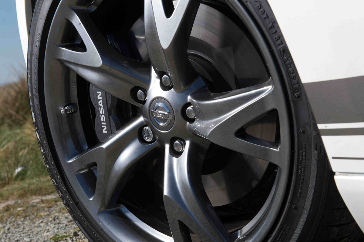 Nissan 370Z alloy wheel