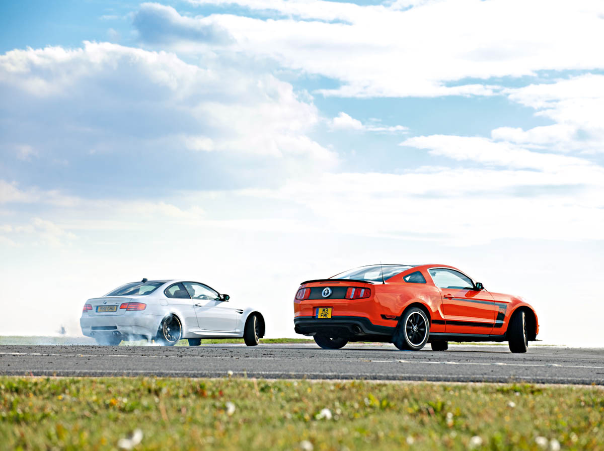 BMW M3 Ford Mustang Boss 302 sideways