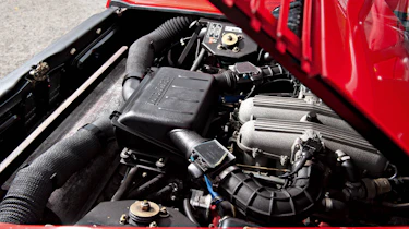 Ferrari 348 tB engine