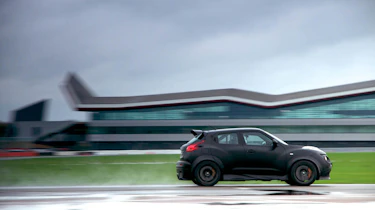 Video: Driving the Nissan Juke-R