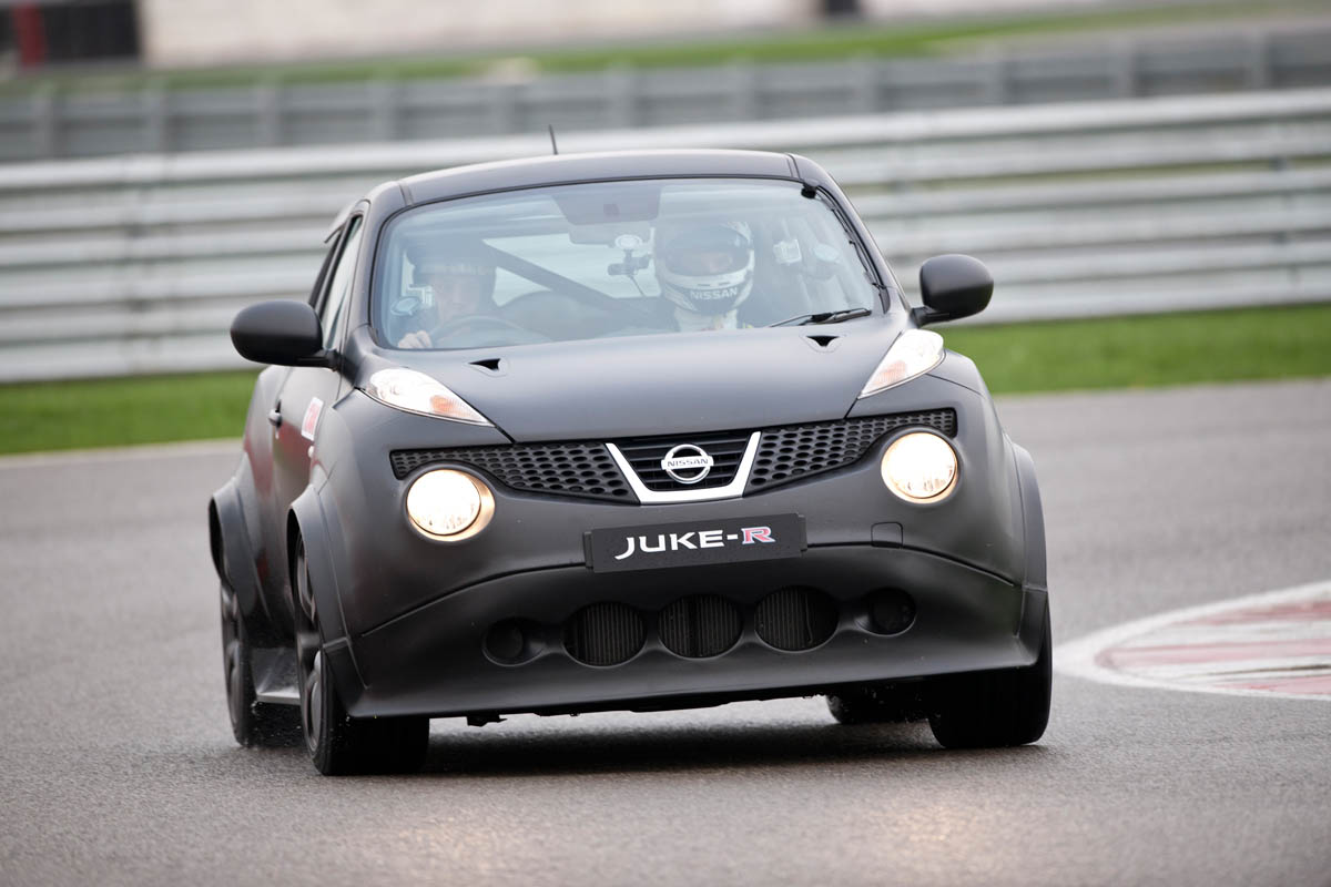Video: Driving the Nissan Juke-R