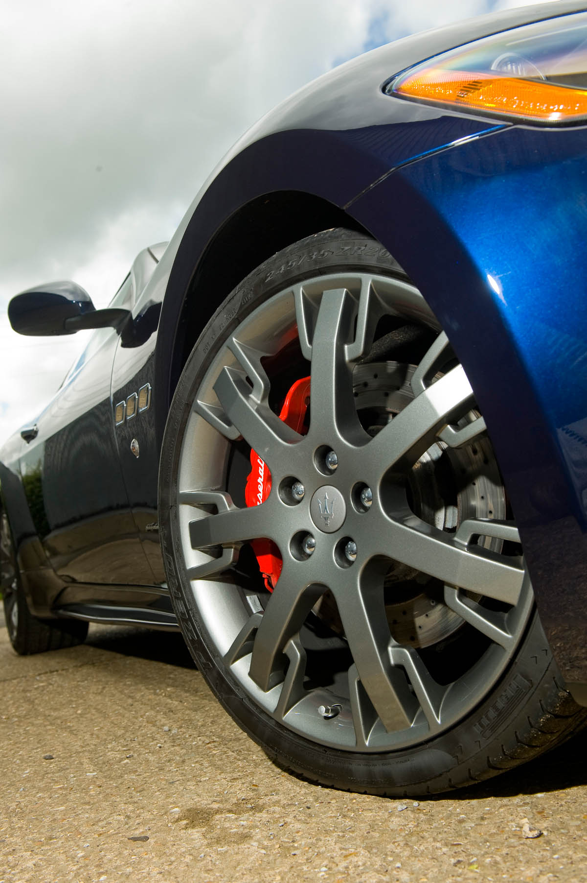 Harry Metcalfe's Maserati GranTurismo S alloy wheel