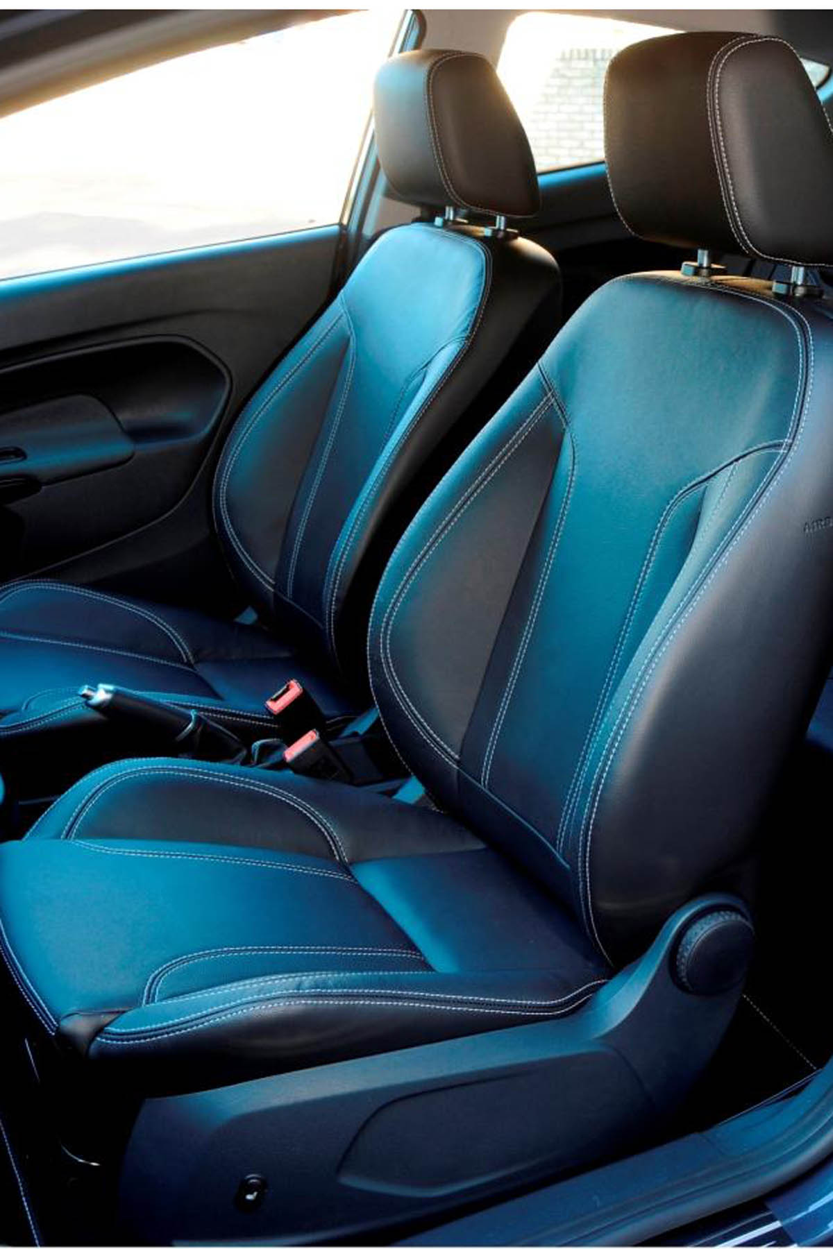 Ford Fiesta Metal leather sports seat