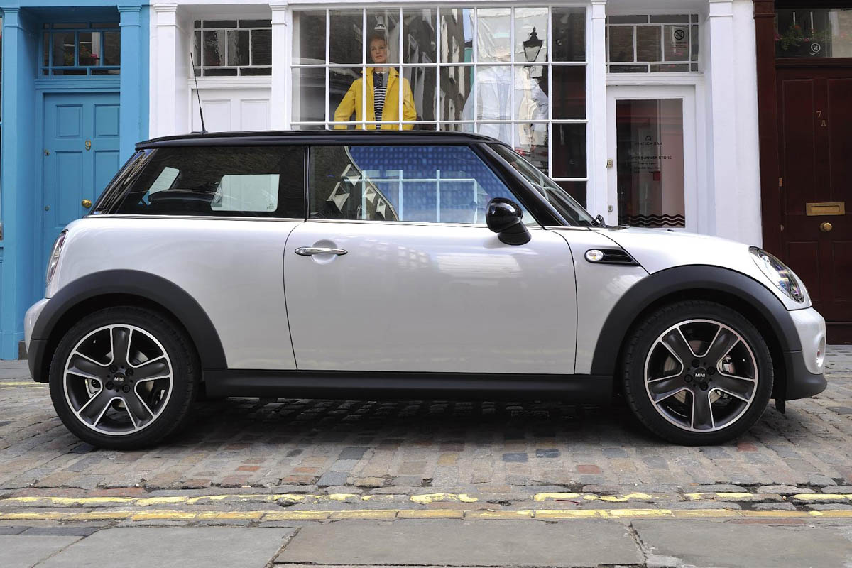 Mini Cooper Soho hatchback side profile
