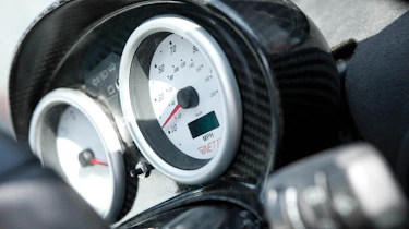 Ginetta G40 R dials