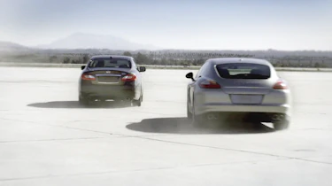 Video: Infiniti M35h 'world's fastest hybrid'