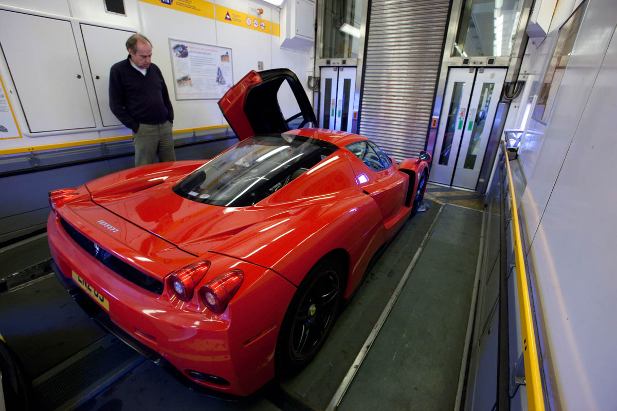 Video: Ferrari Enzo walkaround