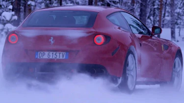 Video: Ferrari FF on ice