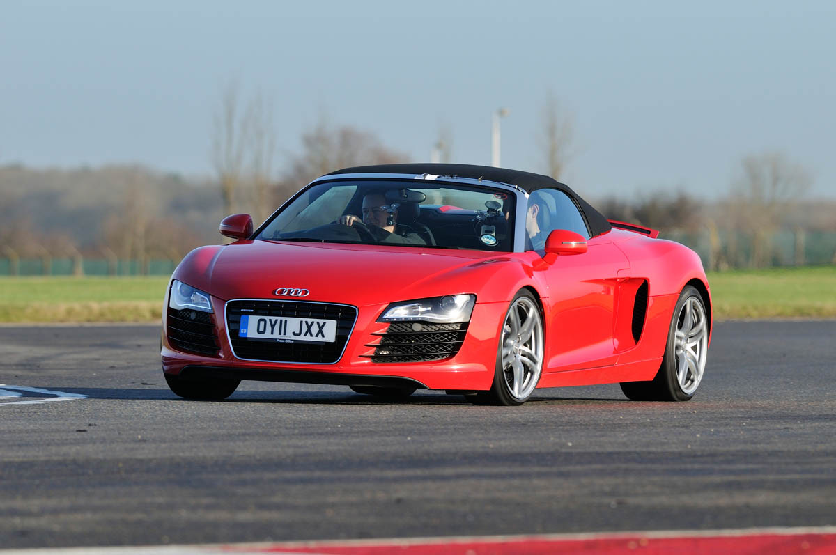 Audi R8 Spyder V8