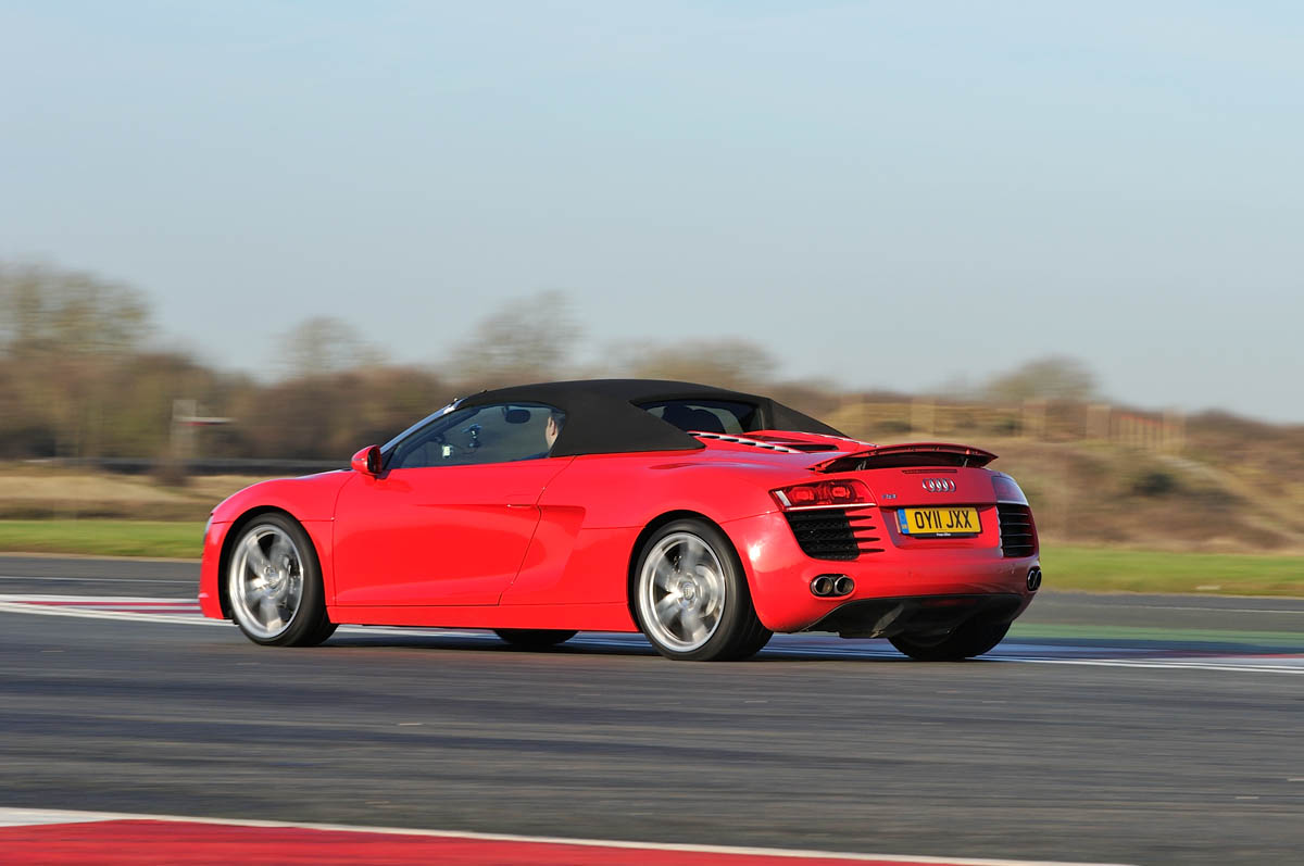 Audi R8 Spyder V8
