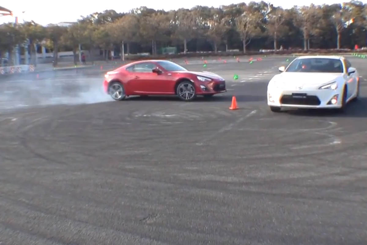 Video: Toyota GT 86 goes drifting
