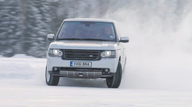Video: Range Rover drifting on ice