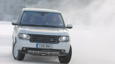 Video: Range Rover drifting on ice
