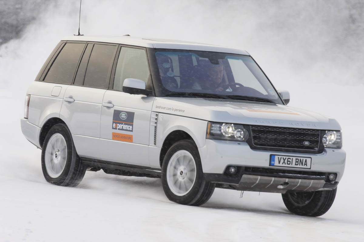 Video: Range Rover drifting on ice